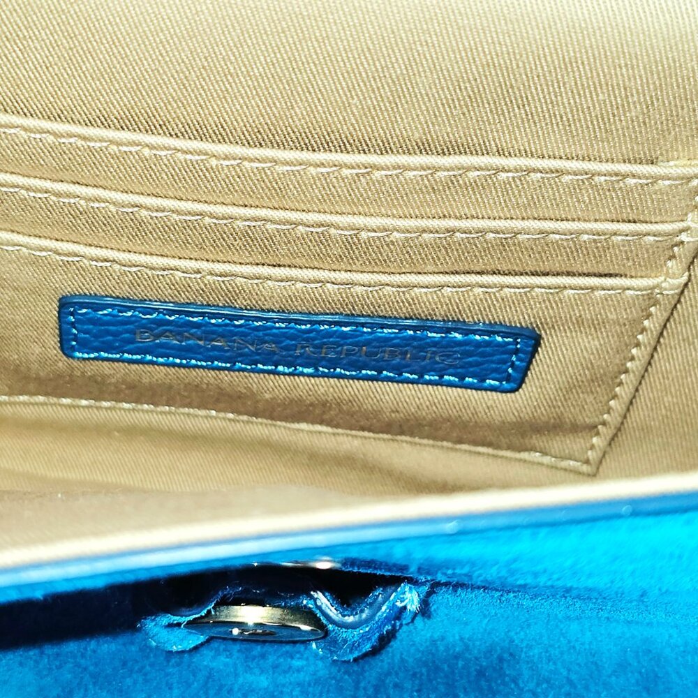 Banana Republic Blue Suede Crossbody Clutch – Gold Ring Closure – NWT - Picture 11 of 16